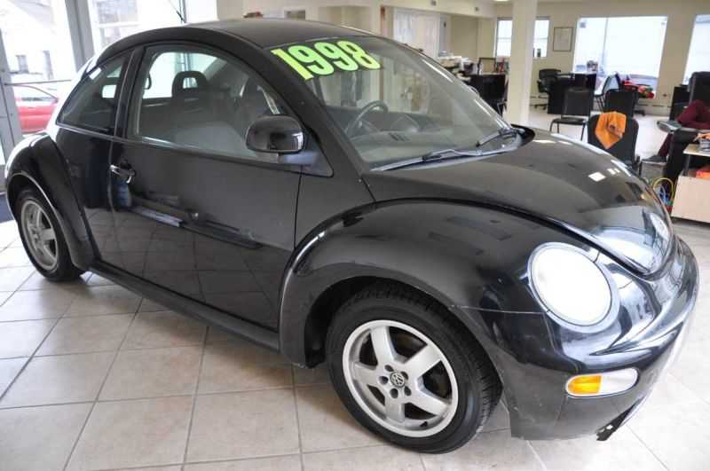 Volkswagen New Beetle Image 4