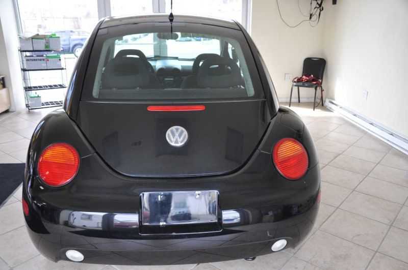 Volkswagen New Beetle Image 8